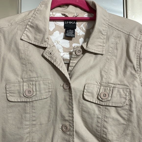 Erika size 10 beige button up cropped jean jacket multiple pockets long sleeves - Picture 3 of 10